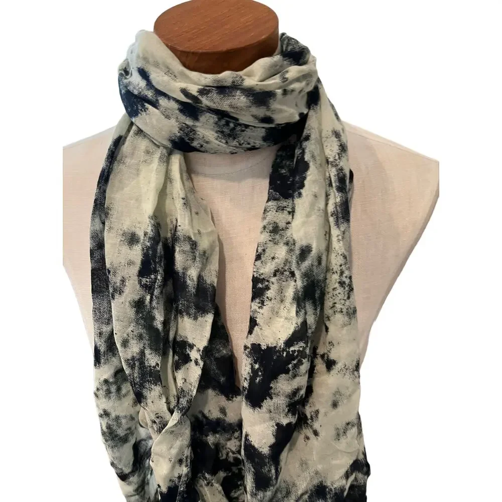 Soft Surroundings Large Lightweight Travel Scarf Black Cream Blot Print